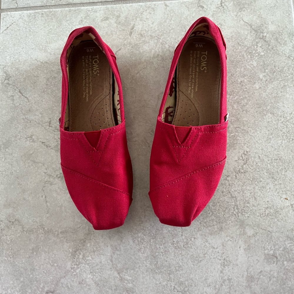 Red TOMS